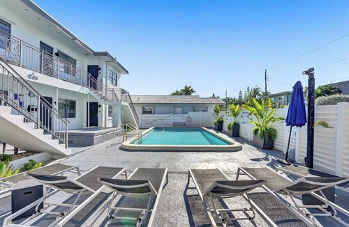 North Beach Apartment | UNIT #2 Waves on Desoto Studio with Pool