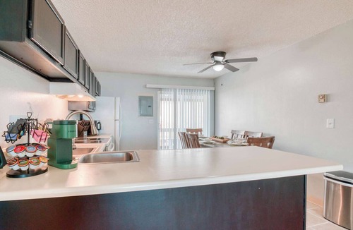 Cimarron Hills Apartment | UnitA/CoffeeBar/FreeParking/NearBase/NearAirport