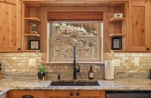 Bailey House | Unlike Anything Else-Private Water-Mountains-Sauna-Red Rocks
