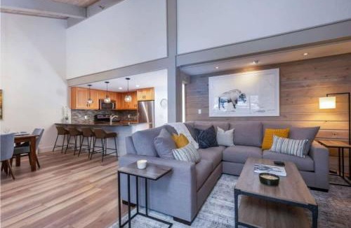 Snowmass Village House | Updated 3 BR, 2 BA with Pool & Hot Tub - Stunning Mountain Views!