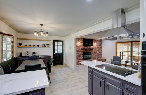 Raisin House | Updated and spacious home NO cleaning fee!