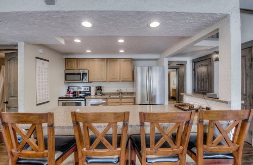 Warrior's Mark Condo | Updated condo next to lift and town.