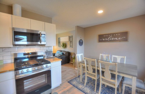 Colorado Springs House | Updated/Garden of the Gods