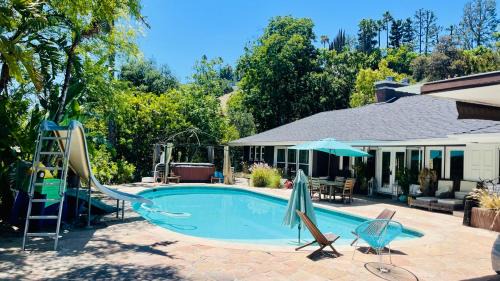 Encino House | Updated Paint Floor Female ONLY 130sqft Private Room 6500sqft Home VIEW Pool Gated Long Driveway 2Acre Estate BB