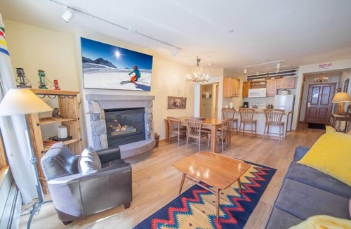 Keystone Condo | Updated River Run Village 2BR Black Bear condo 50yds to gondola - w/swim area!