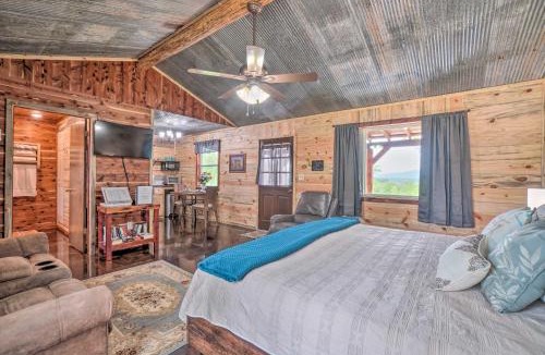 Ozark House | Updated Studio Cabin in Ozark w/Yard & Mtn View