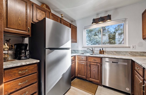 Estes Park House | Updated w/new hot tub: close-in w/views on 2 acres! & Outdoor activities