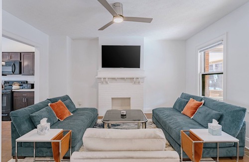 University Circle House | Upscale 5BR Stay by Little Italy, CWRU, & Downtown