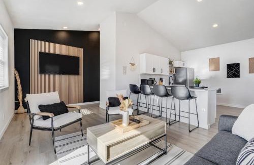 Central Colorado Springs Apartment | Urban Float
