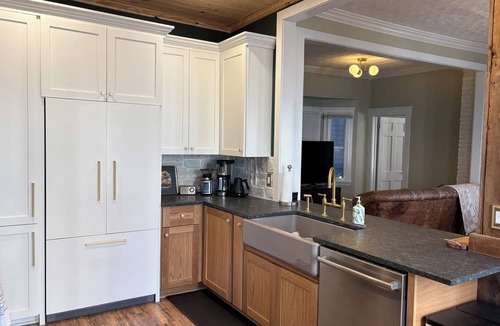 Ohio City Apartment | Urban Jungle Cottage in Historic Ohio City