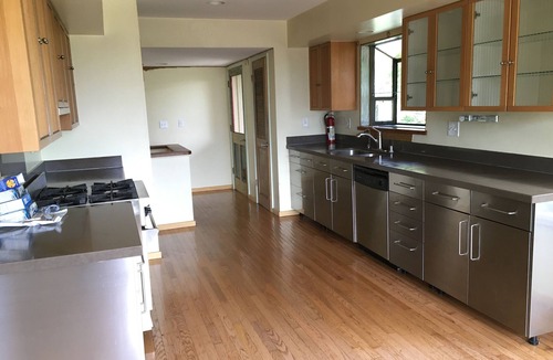 Santa Barbara Apartment | Vacate apartment available for summer
