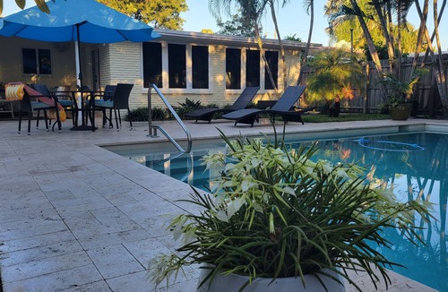 Poinsettia Heights House | Vacation Perfection! Retreat, Refresh & Recharge in Your Private Tropical Oasis