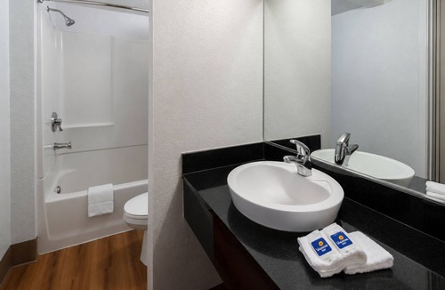 Carpinteria Hotel | Vagabond Inn Santa Barbara - Carpinteria South