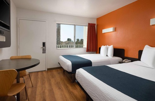 Carpinteria Hotel | Vagabond Inn Santa Barbara - Carpinteria North