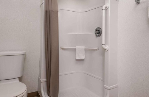 Carpinteria Hotel | Vagabond Inn Santa Barbara - Carpinteria North