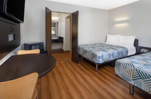 North State Hotel | Vagabond Inn - Santa Barbara