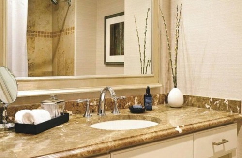 Vail Hotel | Vail Village Sebastian Resort 2 Queen Room - pool, spa, hot tubs, dining onsite!
