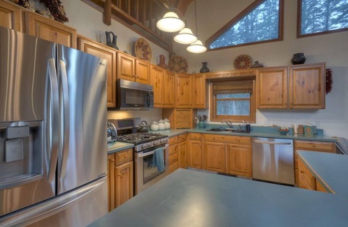Bayfield House | Vallecito Retreat | Sleeps 16 | Pool Table, Large Yard