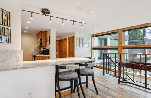 Vail Condo | VB | Beautiful 3 BR Condo in Lionshead - Near Lift