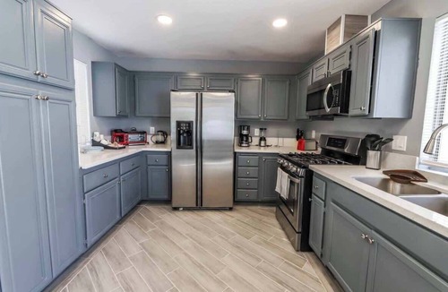 Las Vegas House | Vegas Living Gorgeous Home with Pool Near The Strip