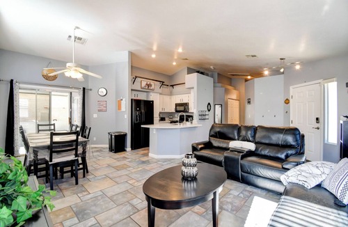 Las Vegas House | Vegas Oasis 3BR 2BT Pet Friendly Pool & Spa - Extended Stay
