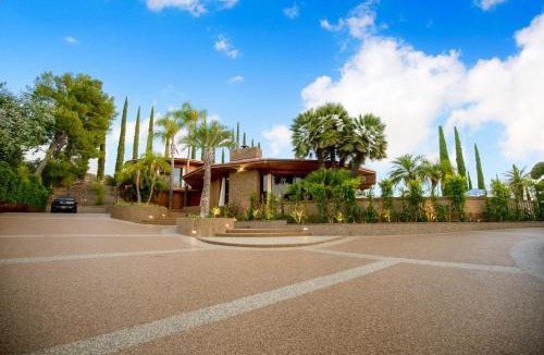 Encino Villa | Via Vallarta