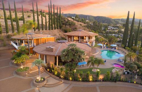 Encino Villa | Via Vallarta