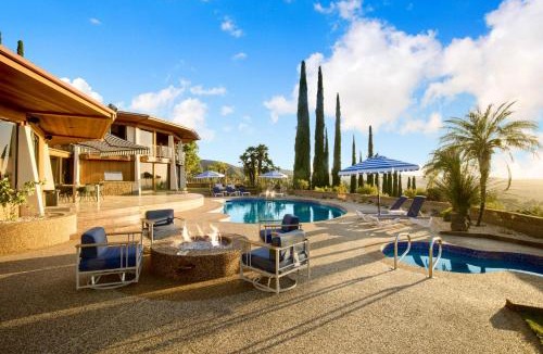 Encino Villa | Via Vallarta