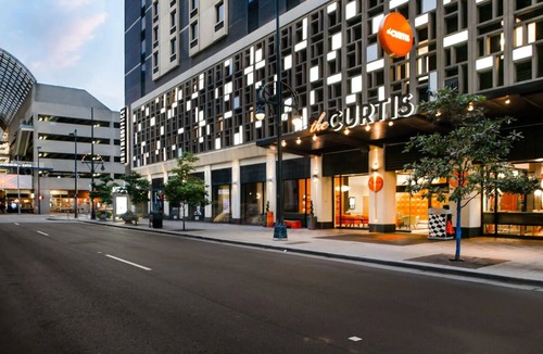 Downtown Denver Hotel | Vibrant Downtown Stay| Walk to Colorado Convention Center | Business Convenience