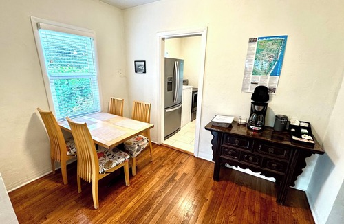 Poinciana Park House | Victoria's Paradise-Close to Whole Foods, Airport, Cruise port