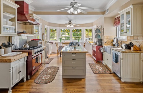 Paso Robles House | Victorian Manor In Wine Country Paso Robles
