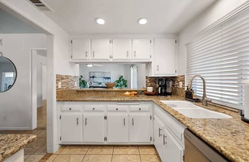 Riverside House | Victoria Woods Retreat close to Downtown Riverside