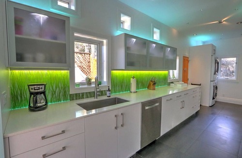 Basalt House | Victorian Home w/Contemporary Interior In Dwntwn