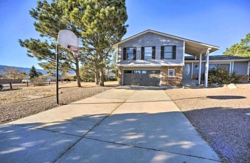 Gleneagle House | Viewhouse | Only 5 Minutes from USAFA