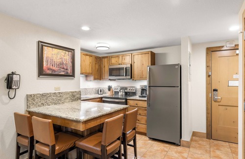 Peak 9 Condo | Views! Steps to Quicksilver & Main St, Ski In/Out. Marriott Mountain Valley Lodg