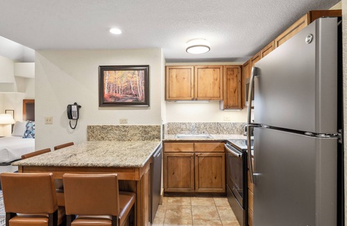 Peak 9 Condo | Views! Steps to Quicksilver & Main St, Ski In/Out. Marriott Mountain Valley Lodg