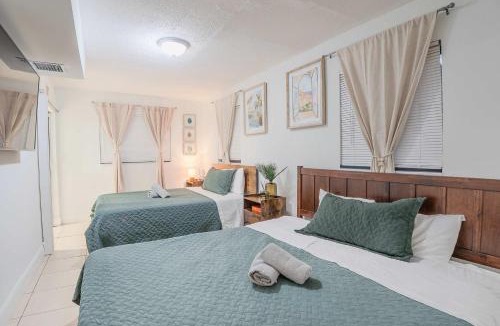 Driftwood Villa | Villa Heated Pool Trampoline Miami Hard Rock
