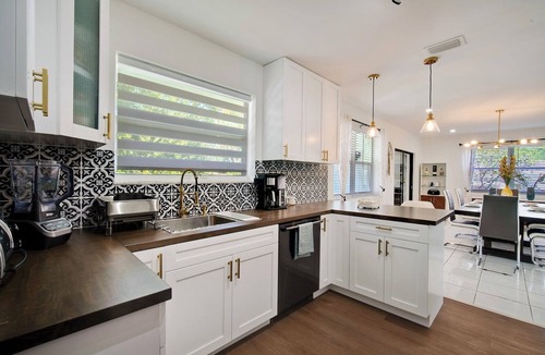 Edgewood Villa | Villa 🌊 Las Olas 🏡 Designed with You in mind!