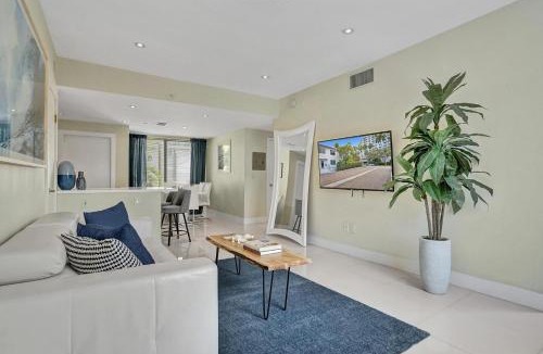 West Avenue Apartment | Villa Monaco