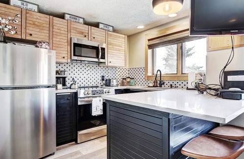 Peak 9 Apartment | Village at Breckenridge Studio 4217 - Ski-In/Out Condo 1 block to downtown