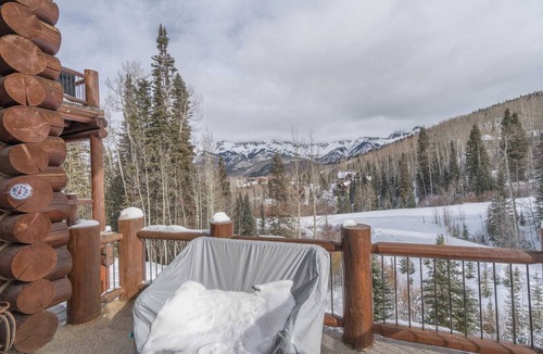 Mountain Village Cabin | Villas At Tristant 137 by Avantstay Ski In/Ski Out Home + Private Hot Tub + Panoramic Views