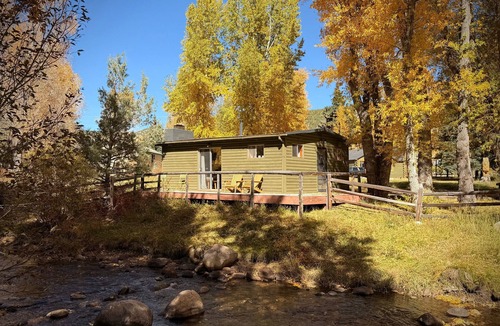 Salida Cabin | Vintage TATA River Cabin: Arkansas River Cabin