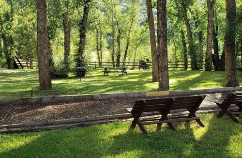 Salida Cabin | Vintage TATA River Cabin: Arkansas River Cabin