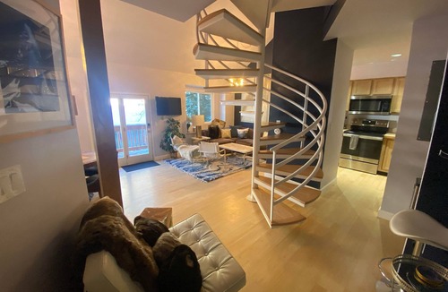 Intermountain House | Vintage Vail Chalet - Vail - Perfect for 4 Guests!