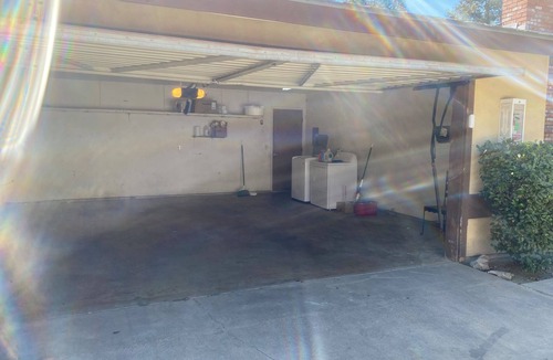 Visalia Condo | Visalia, cozy, clean condo ! Short drive to SEQUOIA NP & downtown.Pets welcome!