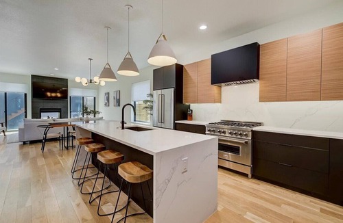 Five Points House | VRBO Oasis in RiNo with Rooftop Hot Tub