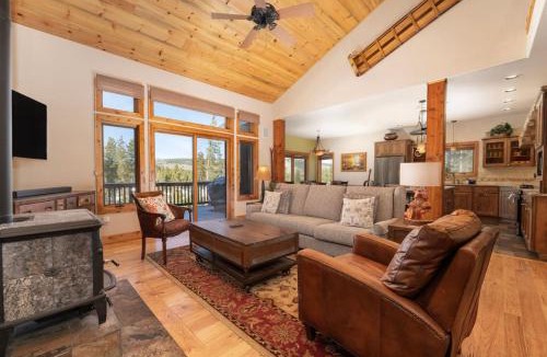 Pole Creek Meadows House | Wagon Ranch Ultimate Retreat with Hot Tub