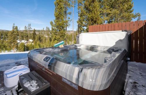 Pole Creek Meadows House | Wagon Ranch Ultimate Retreat with Hot Tub