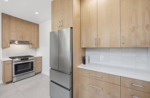 Marina District Apartment | Walk Everywhere! Marina 2BR w/Parking