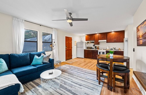 Ventura House | Walk To Beach! Clean & Super Comfy, Great Location
